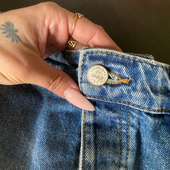 Cute denim mini skirt - Picture 7 of 8